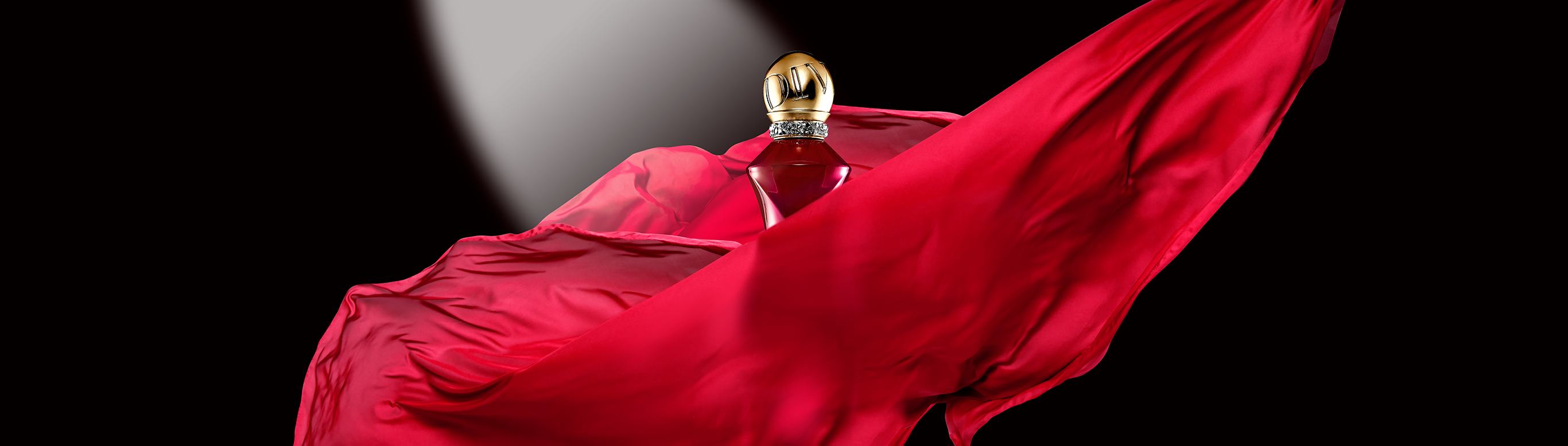 https://media-cdn.oriflame.com/contentImage?externalMediaId=098a7407-a558-4a4b-b839-14c78dbddb1d&name=Top-Brand-Page---DIVINE-2-2&inputFormat=png