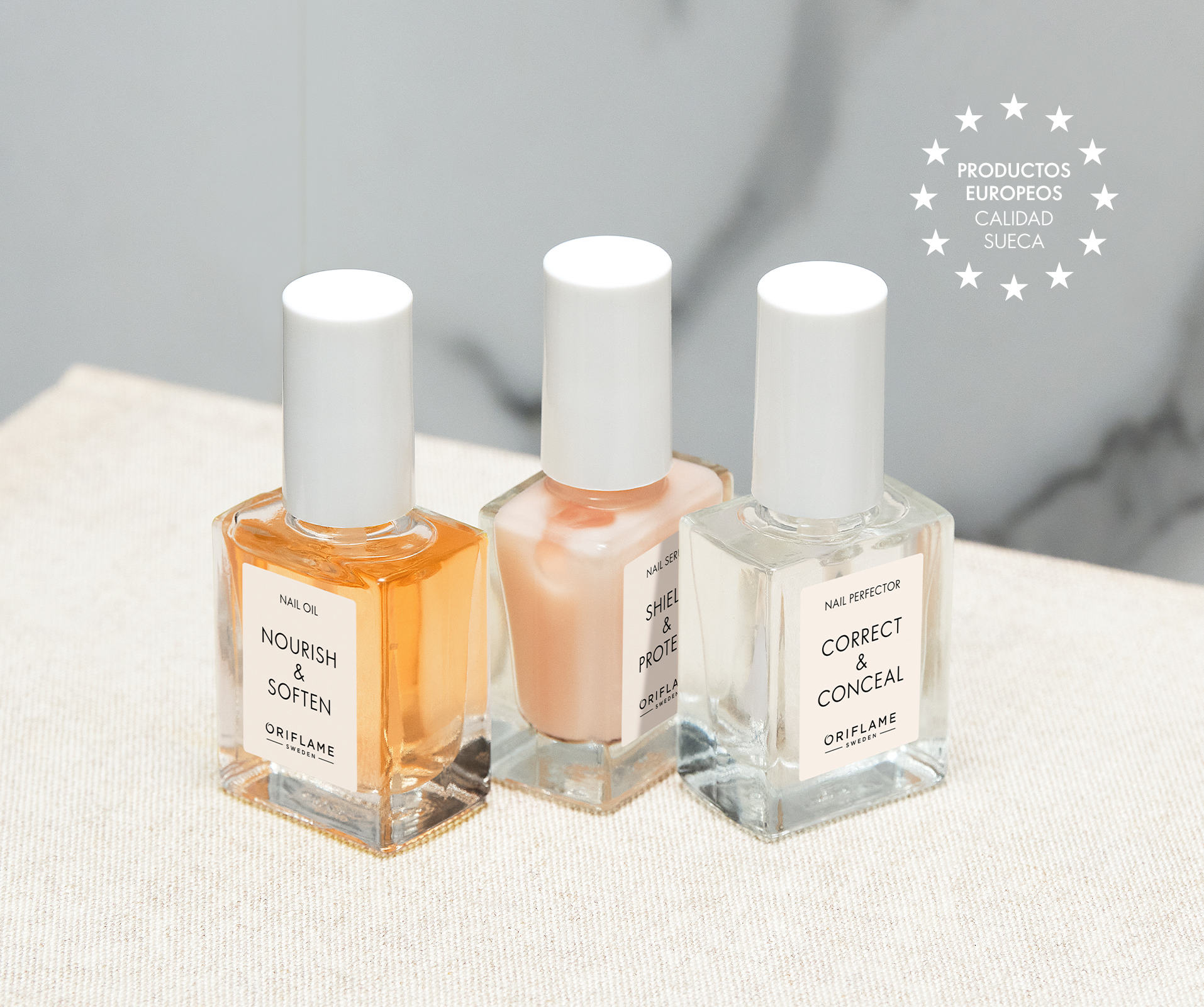 un grupo de frascos de esmalte de uñas