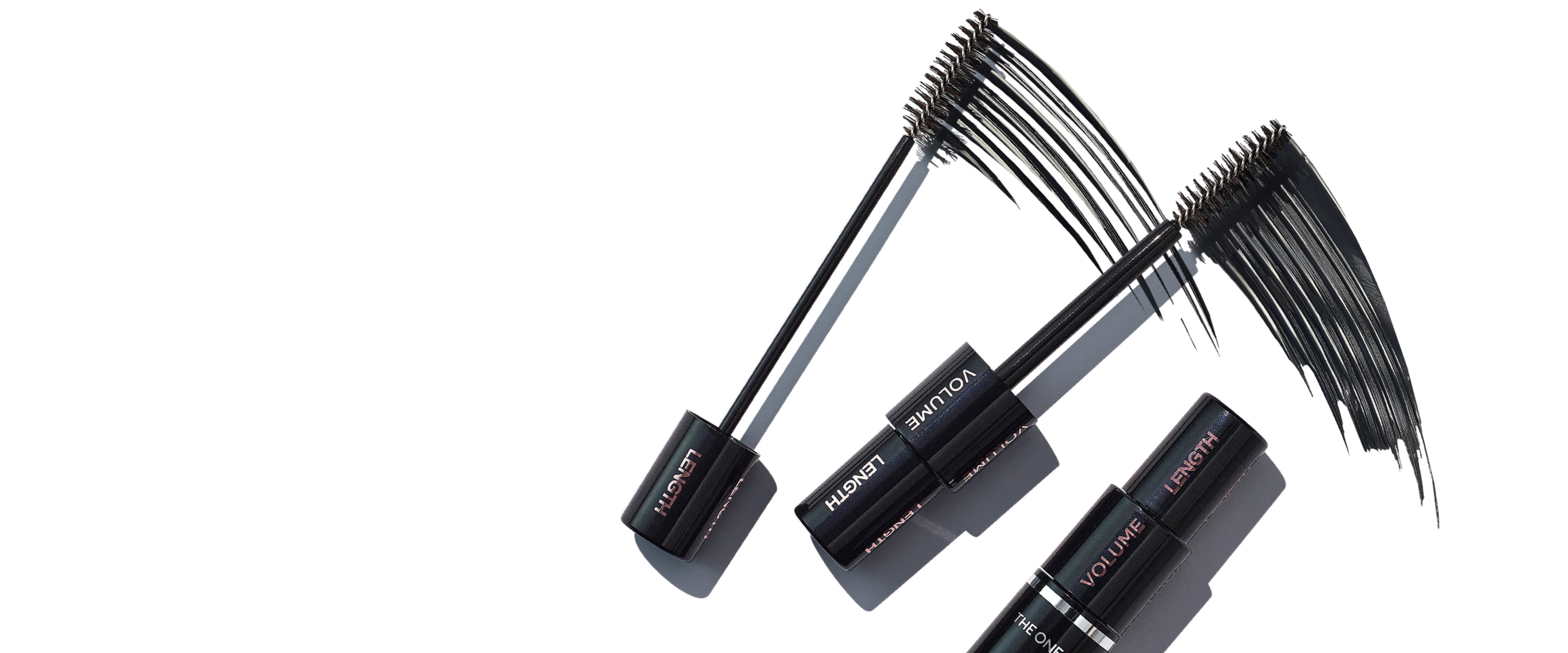un ensemble de brosses à mascara