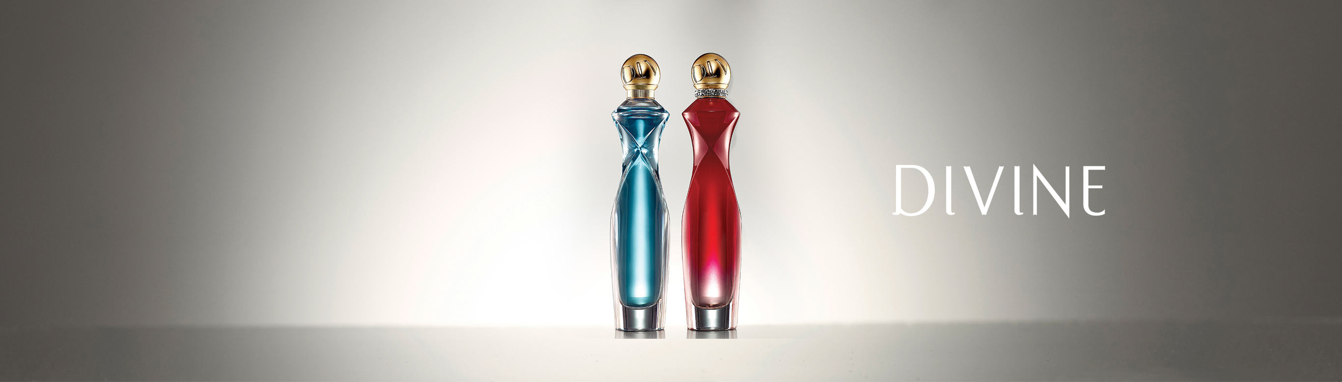 https://media-cdn.oriflame.com/contentImage?externalMediaId=f2a36d6c-05e3-4fc1-8fd2-8e4227f2a767&name=Top-brandpage-divine-1&inputFormat=jpg