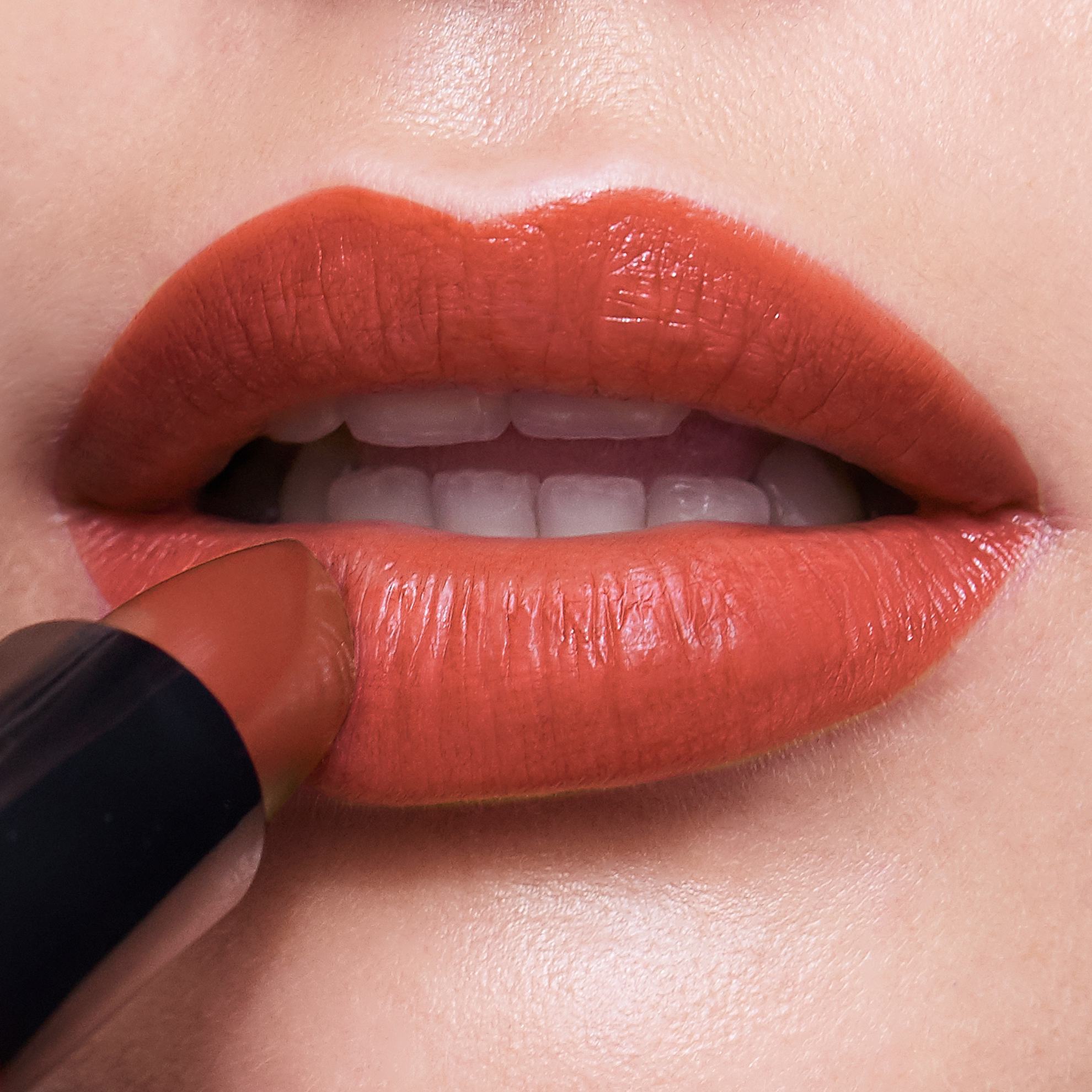 Sebuah close-up bibir seorang wanita