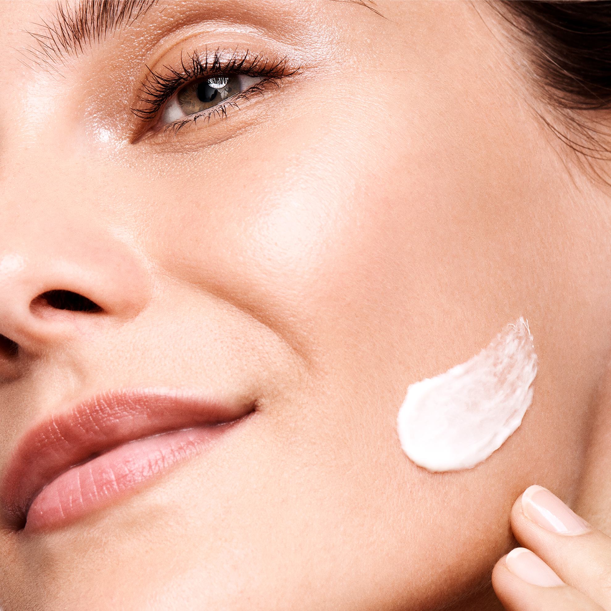 https://media-cdn.oriflame.com/productImage?externalMediaId=product-management-media%2fProducts%2f44260%2f44260_4.png&MediaId=14819092&Version=2
