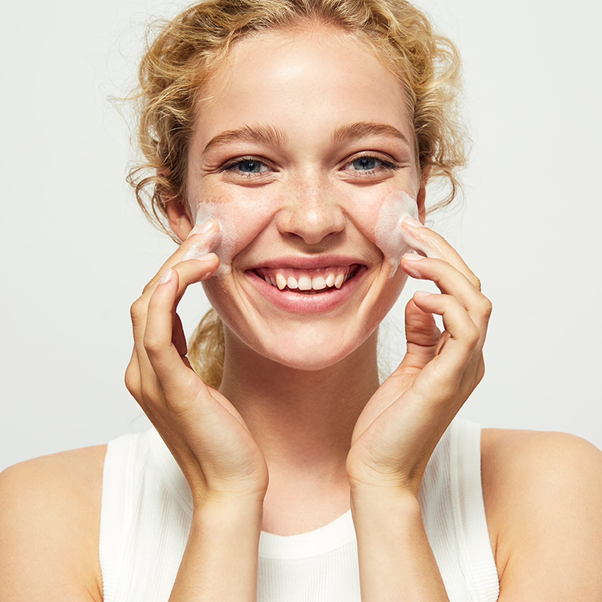https://media-cdn.oriflame.com/productImage?externalMediaId=product-management-media%2fProducts%2f34841%2f34841_3.png&MediaId=16157181&Version=5