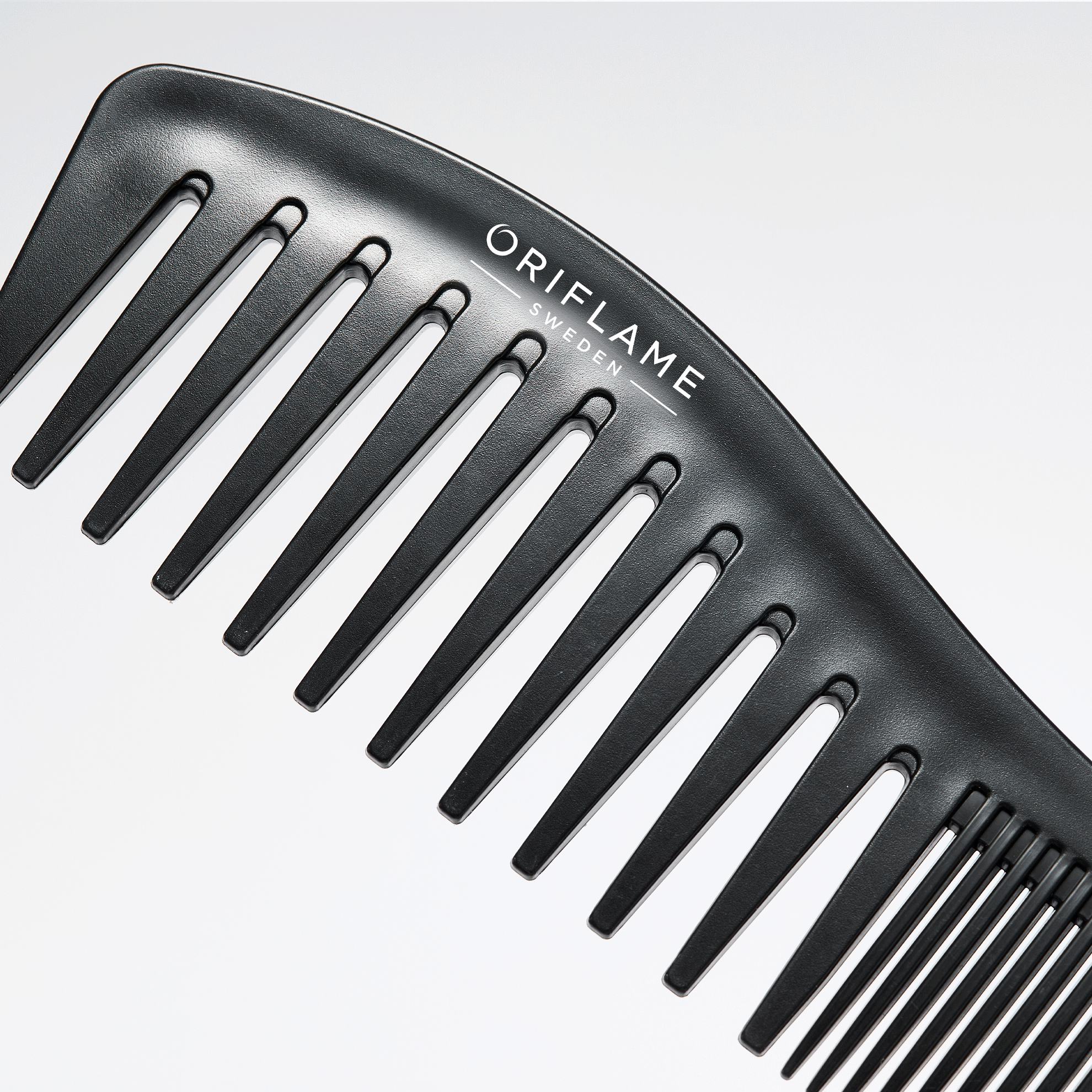 https://media-cdn.oriflame.com/productImage?externalMediaId=product-management-media%2fProducts%2f46402%2f46402_3.png&MediaId=16999728&Version=4