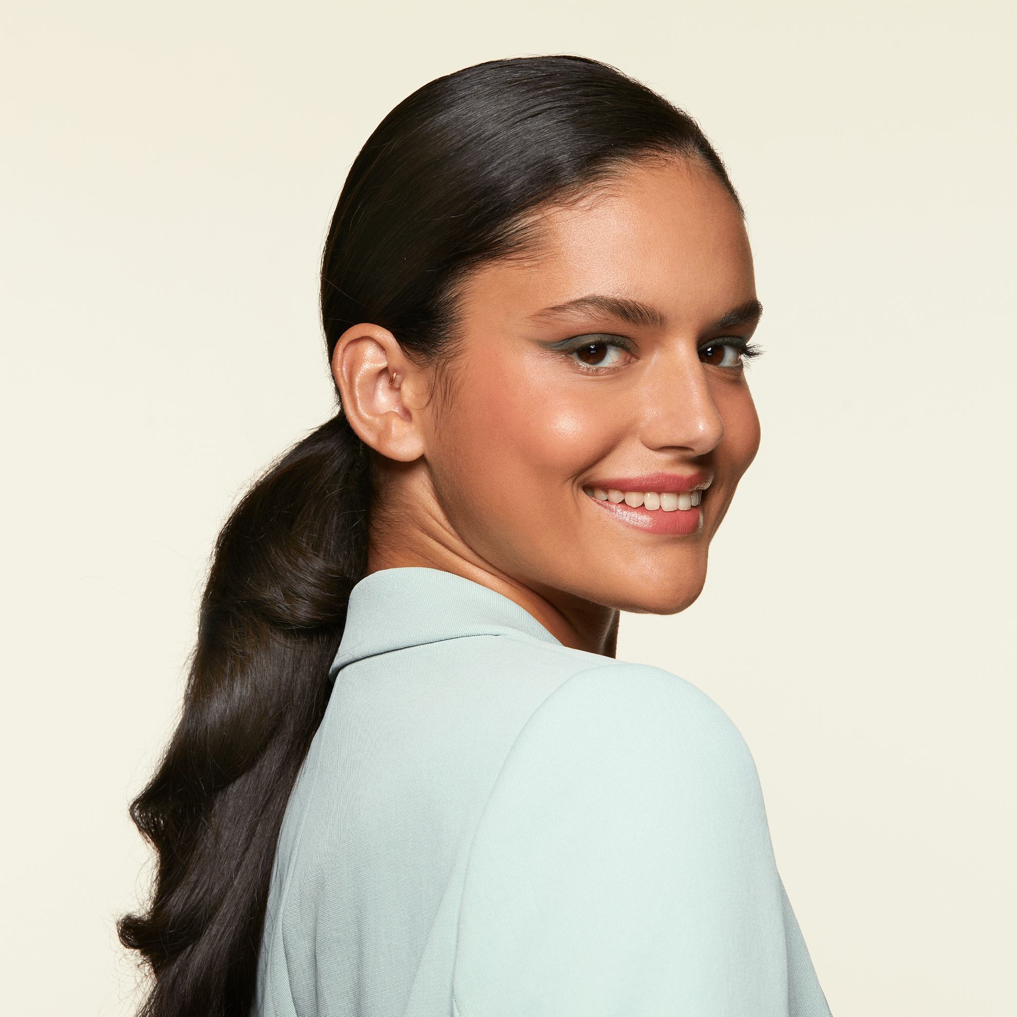 https://media-cdn.oriflame.com/productImage?externalMediaId=product-management-media%2fProducts%2f46403%2f46403_7.png&MediaId=17000621&Version=2
