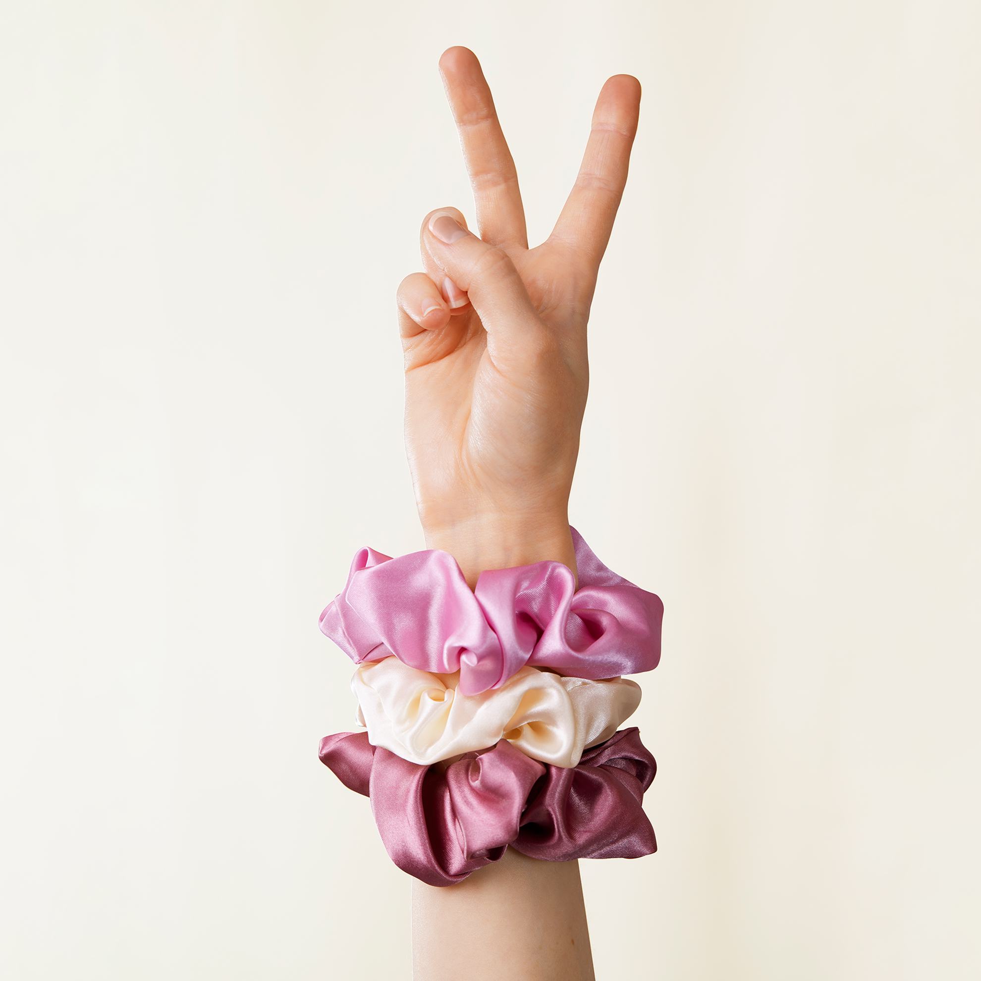 https://media-cdn.oriflame.com/productImage?externalMediaId=product-management-media%2fProducts%2f47124%2f47124_3.png&MediaId=18137763&Version=3