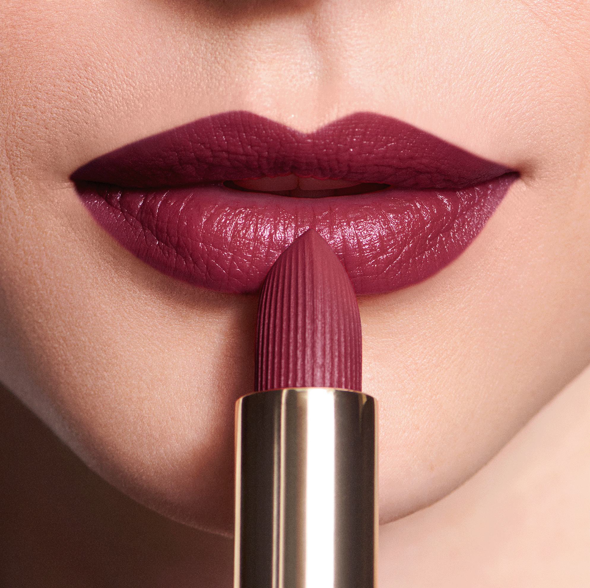 одблизу на усните на жената