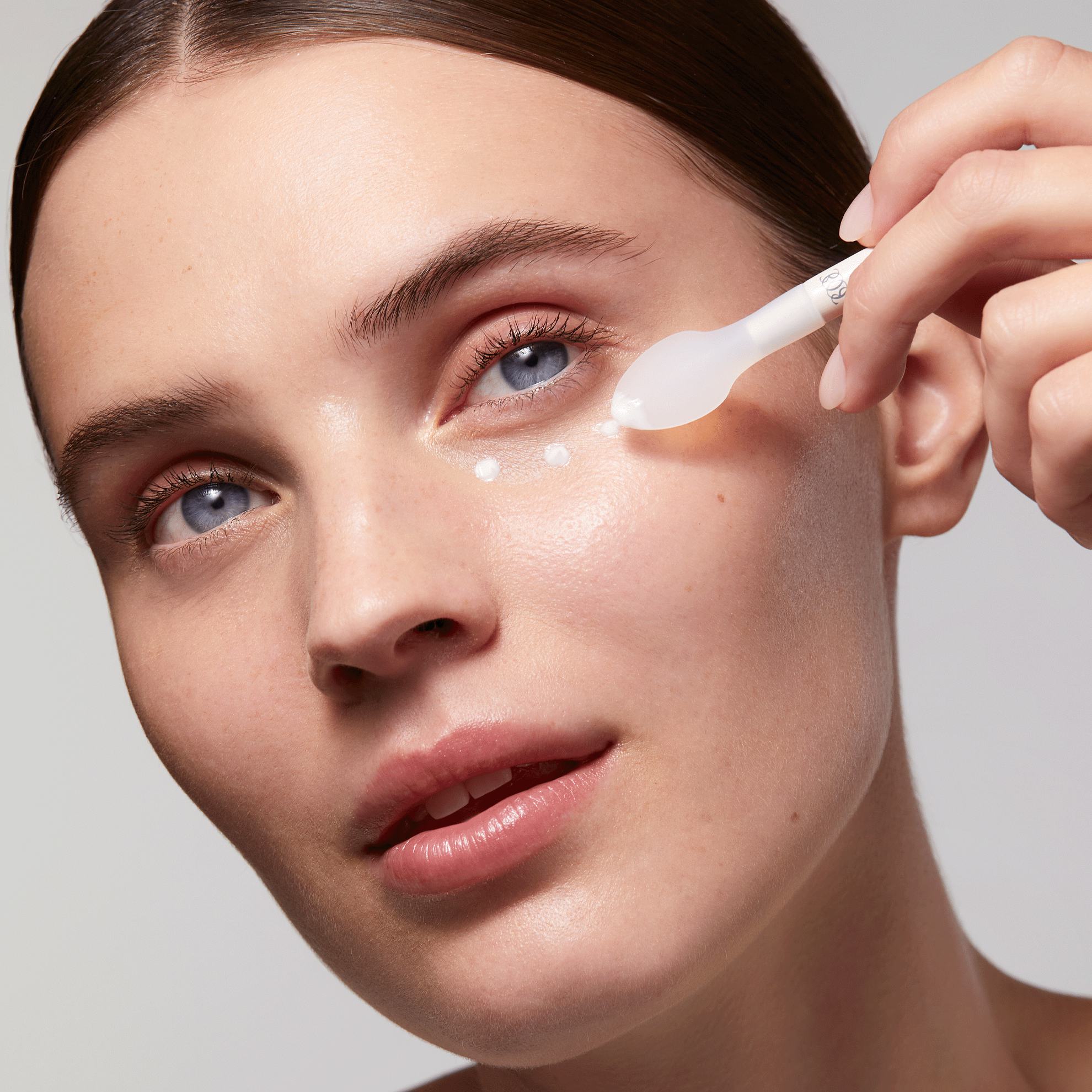 https://media-cdn.oriflame.com/productImage?externalMediaId=product-management-media%2fProducts%2f47421%2f47421_8.png&MediaId=18493021&Version=1