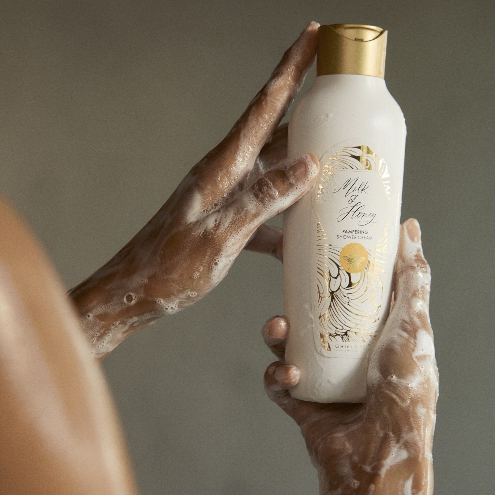 https://media-cdn.oriflame.com/productImage?externalMediaId=product-management-media%2fProducts%2f46970%2f46970_6.png&MediaId=19554579&Version=3