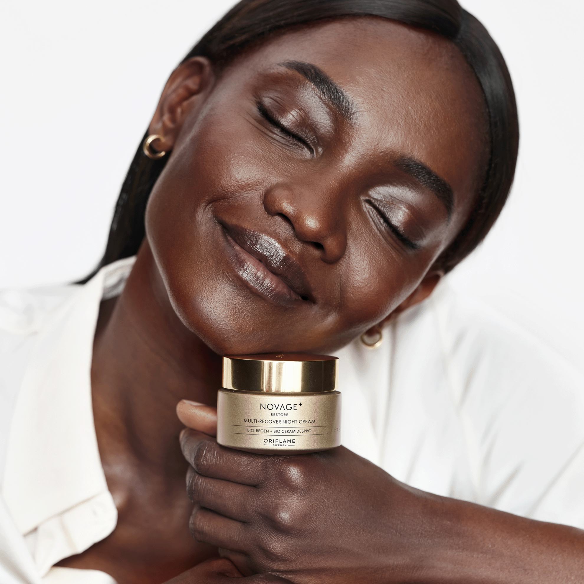 https://media-cdn.oriflame.com/productImage?externalMediaId=product-management-media%2fProducts%2f44285%2f44285_2.png&MediaId=19720544&Version=2