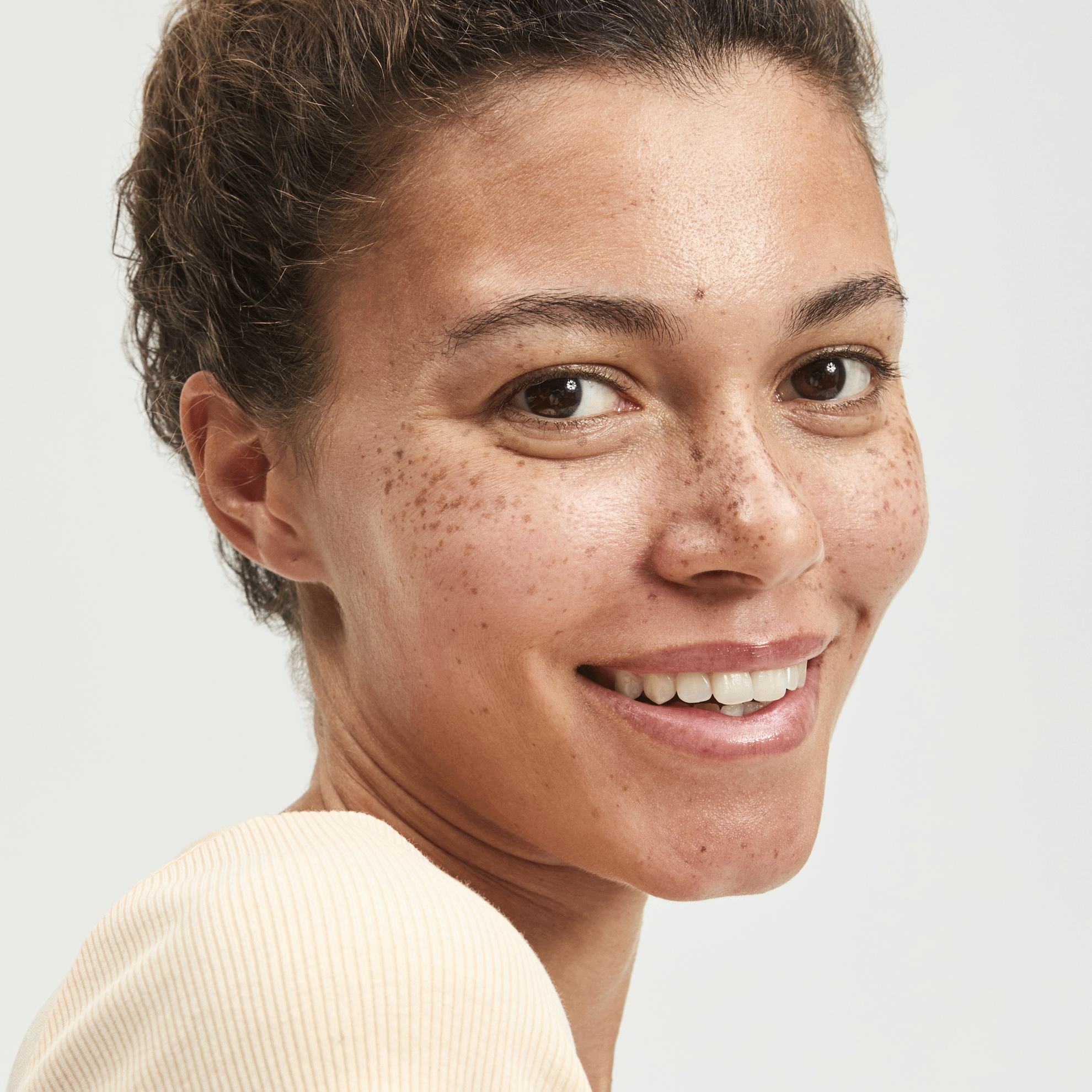 https://media-cdn.oriflame.com/productImage?externalMediaId=product-management-media%2fProducts%2f46992%2f46992_5.png&MediaId=19726282&Version=1