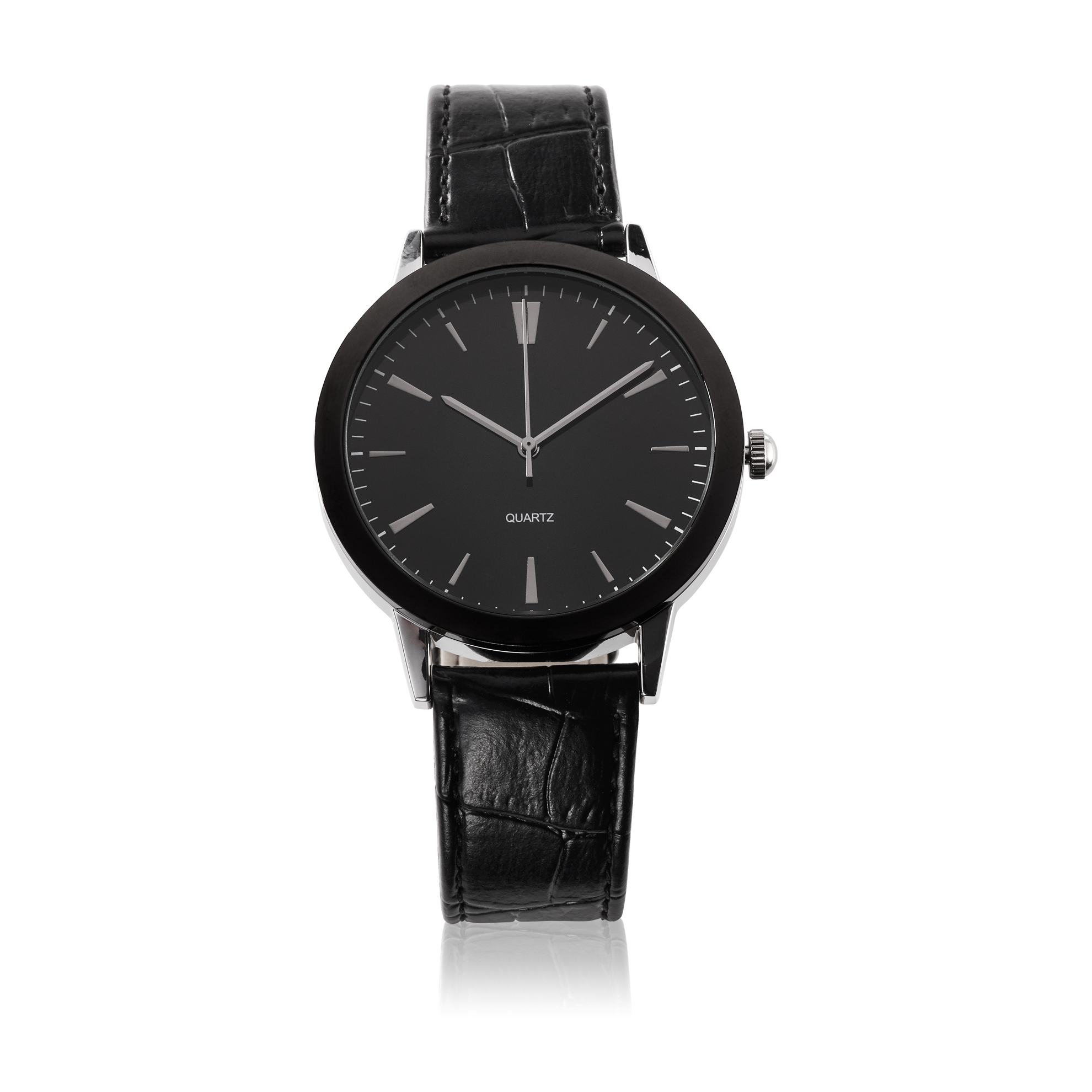 Un reloj negro con correa de cuero.