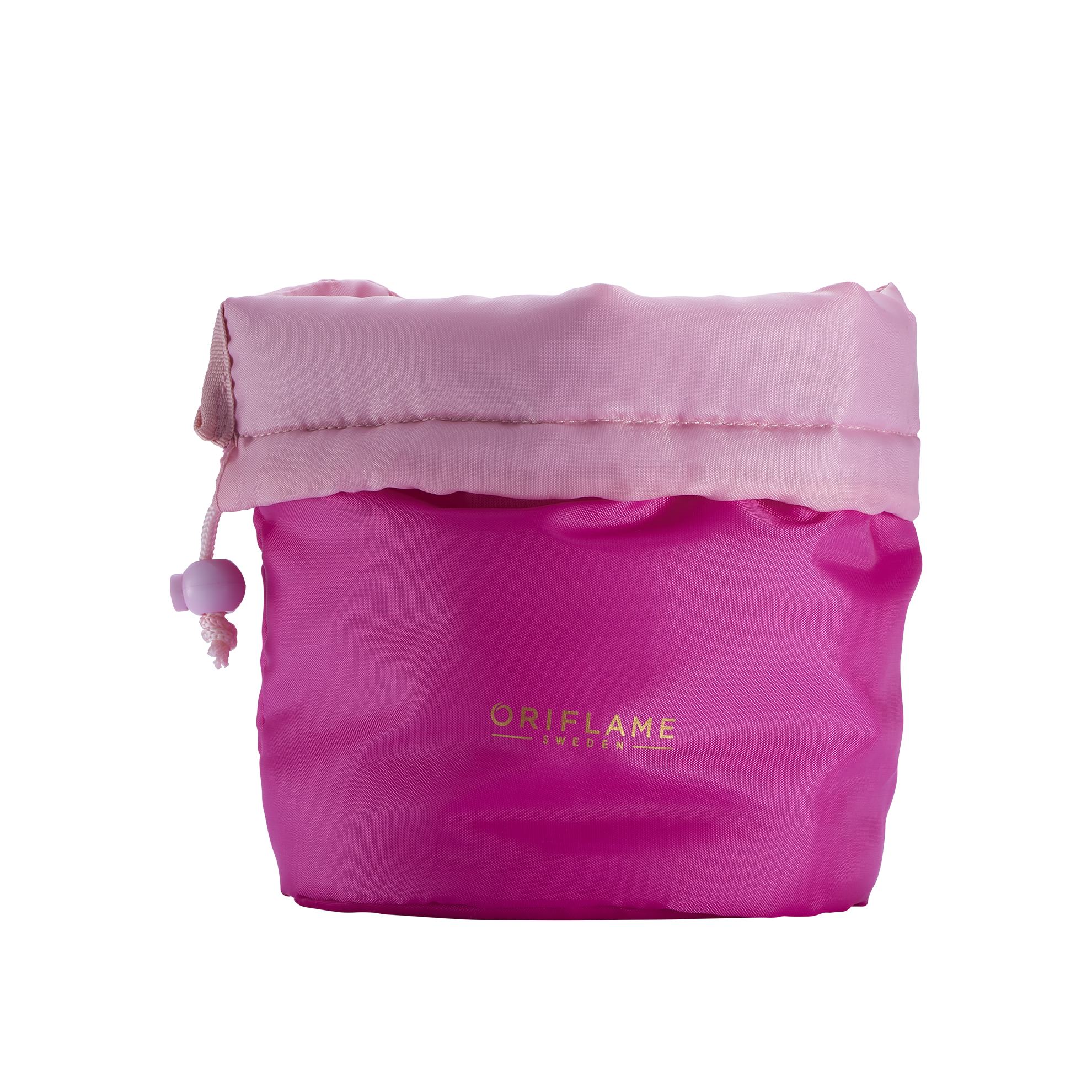 una bolsa rosa con una bolsa de tela rosa