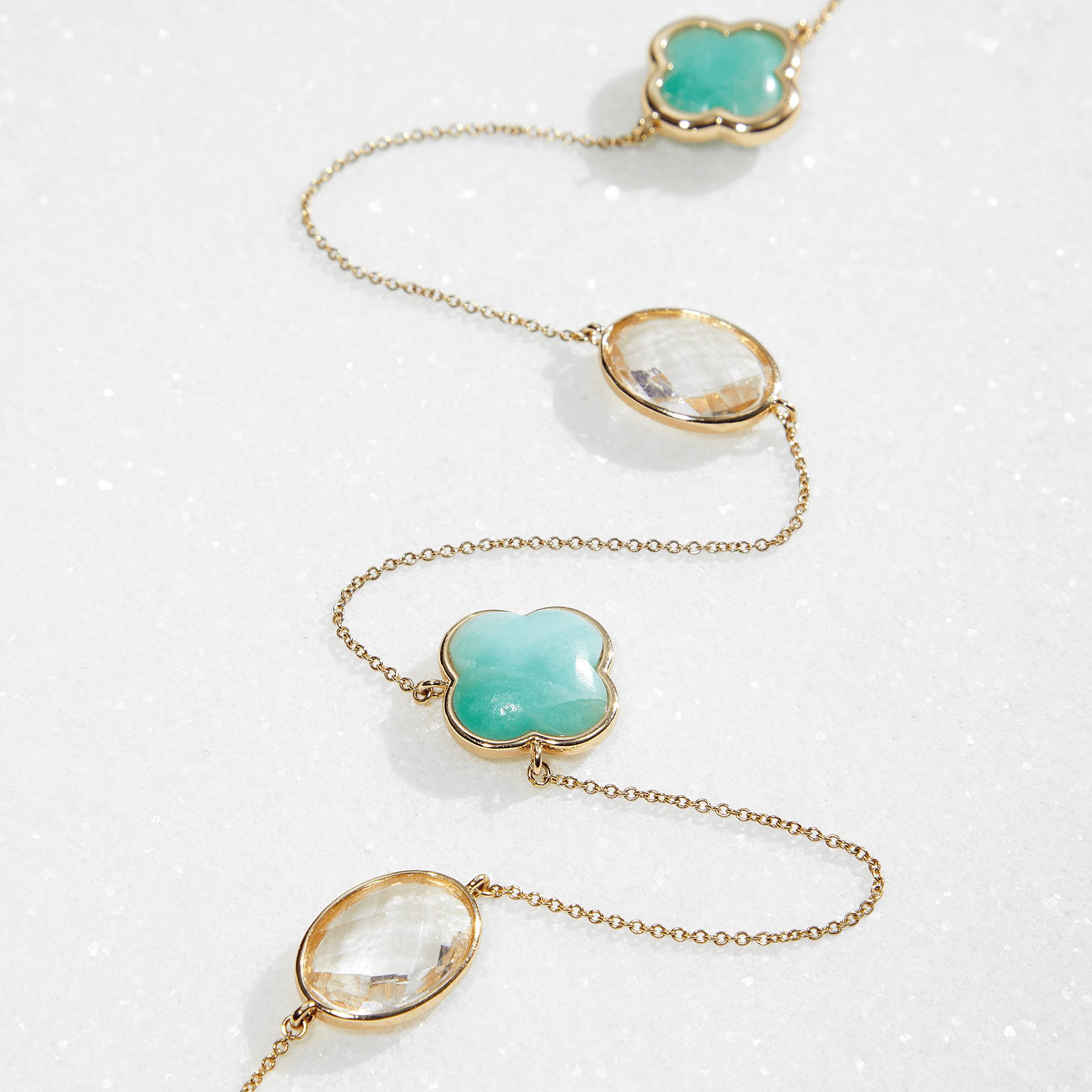 a collares con piedras azules