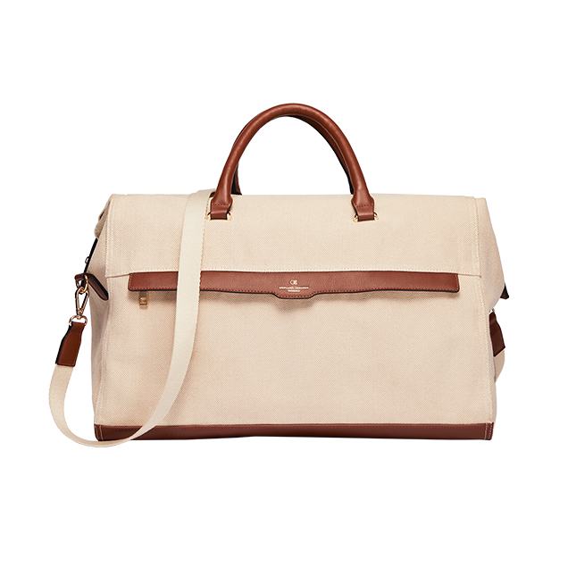 una bolsa blanca y marrón