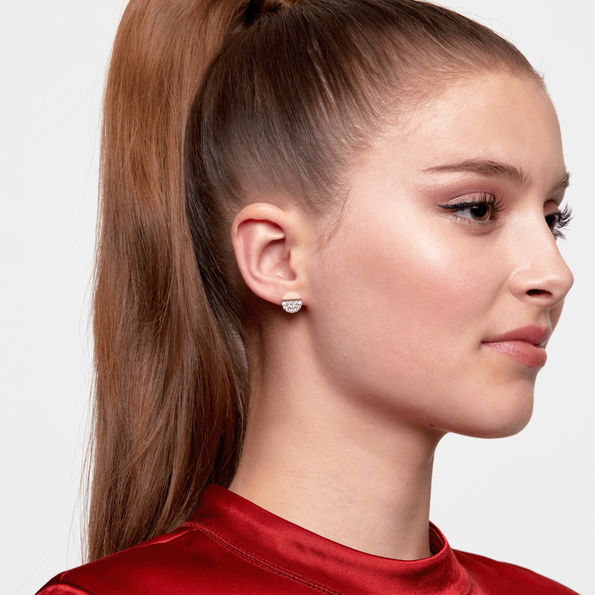 una mujer con coleta