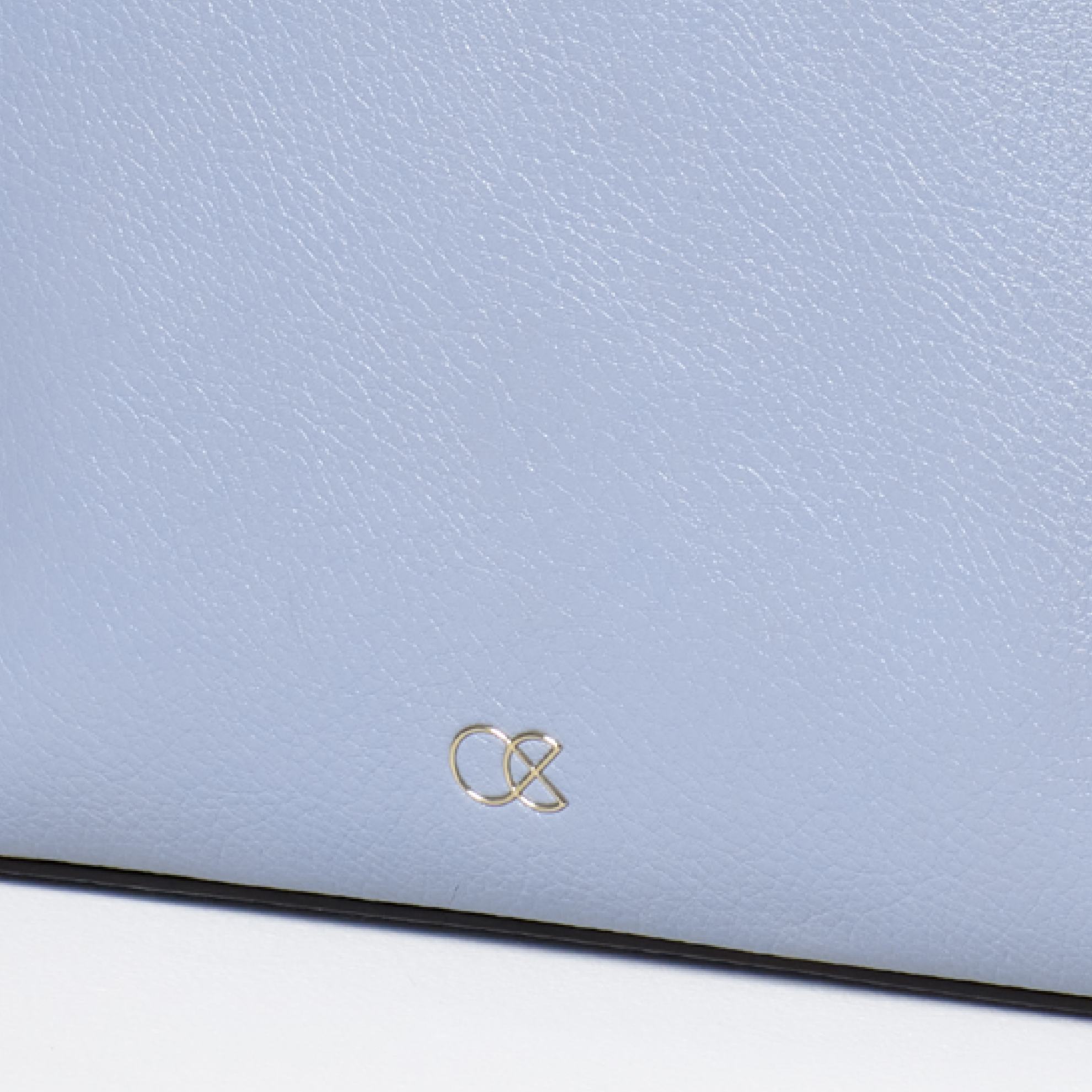 dəri cüzdanın yaxından görünüşü