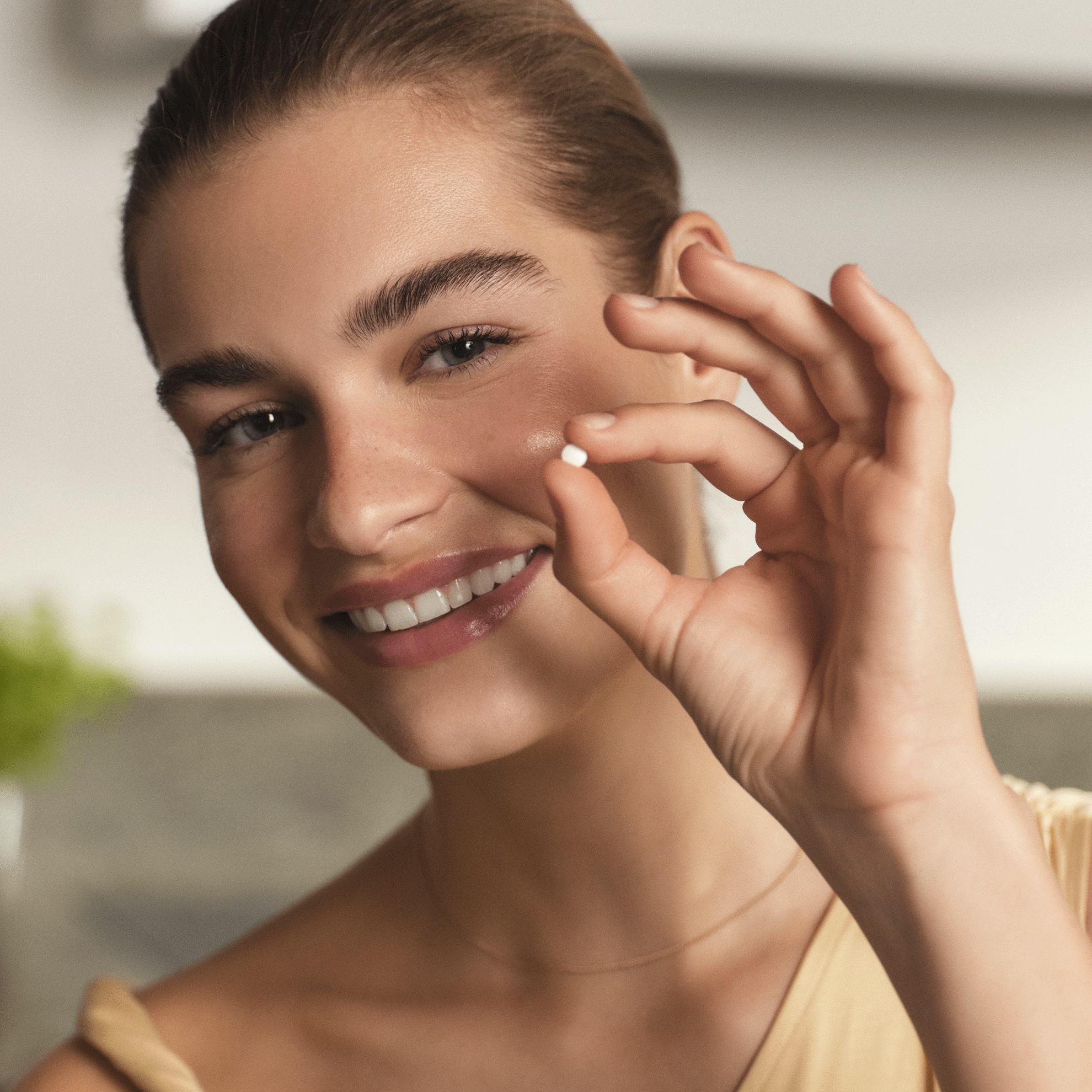 https://media-cdn.oriflame.com/productImage?externalMediaId=product-management-media%2fProducts%2f44220%2f44220_7.png&MediaId=20425624&Version=1