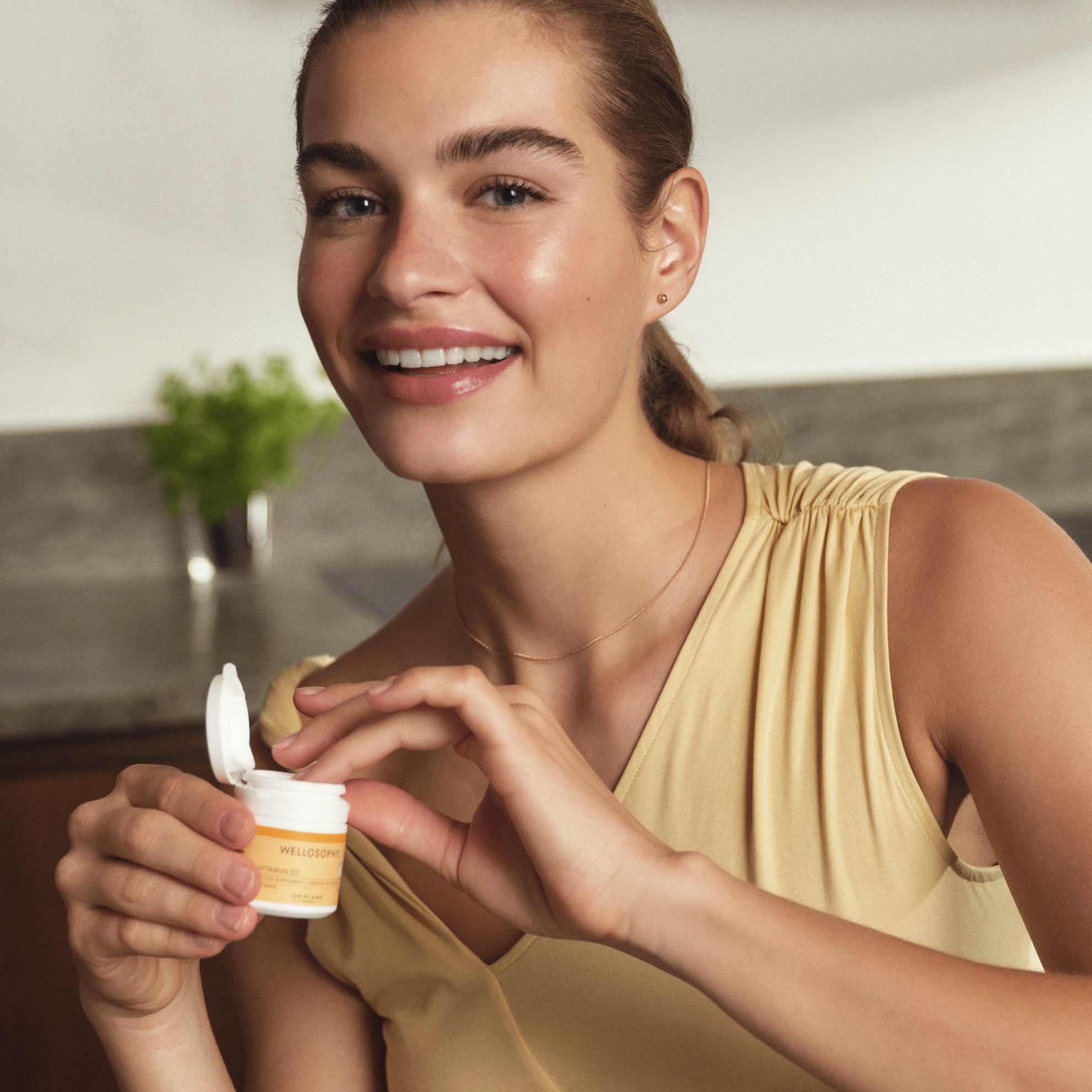 https://media-cdn.oriflame.com/productImage?externalMediaId=product-management-media%2fProducts%2f44220%2f44220_5.png&MediaId=20425628&Version=2