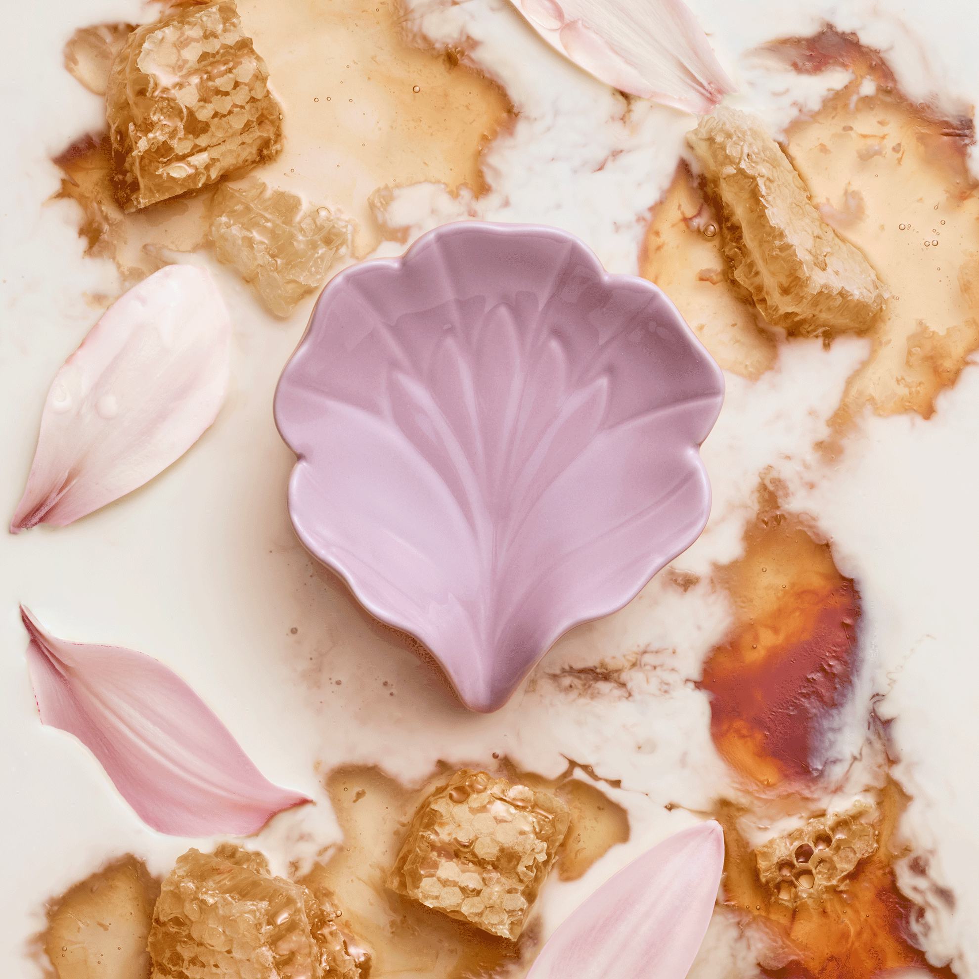 https://media-cdn.oriflame.com/productImage?externalMediaId=product-management-media%2fProducts%2f48565%2f48565_4.png&MediaId=20483931&Version=1
