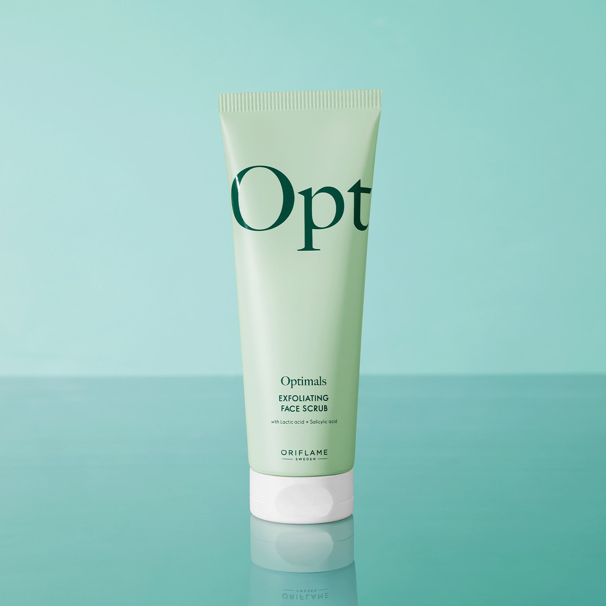 een tube crème op een tafel