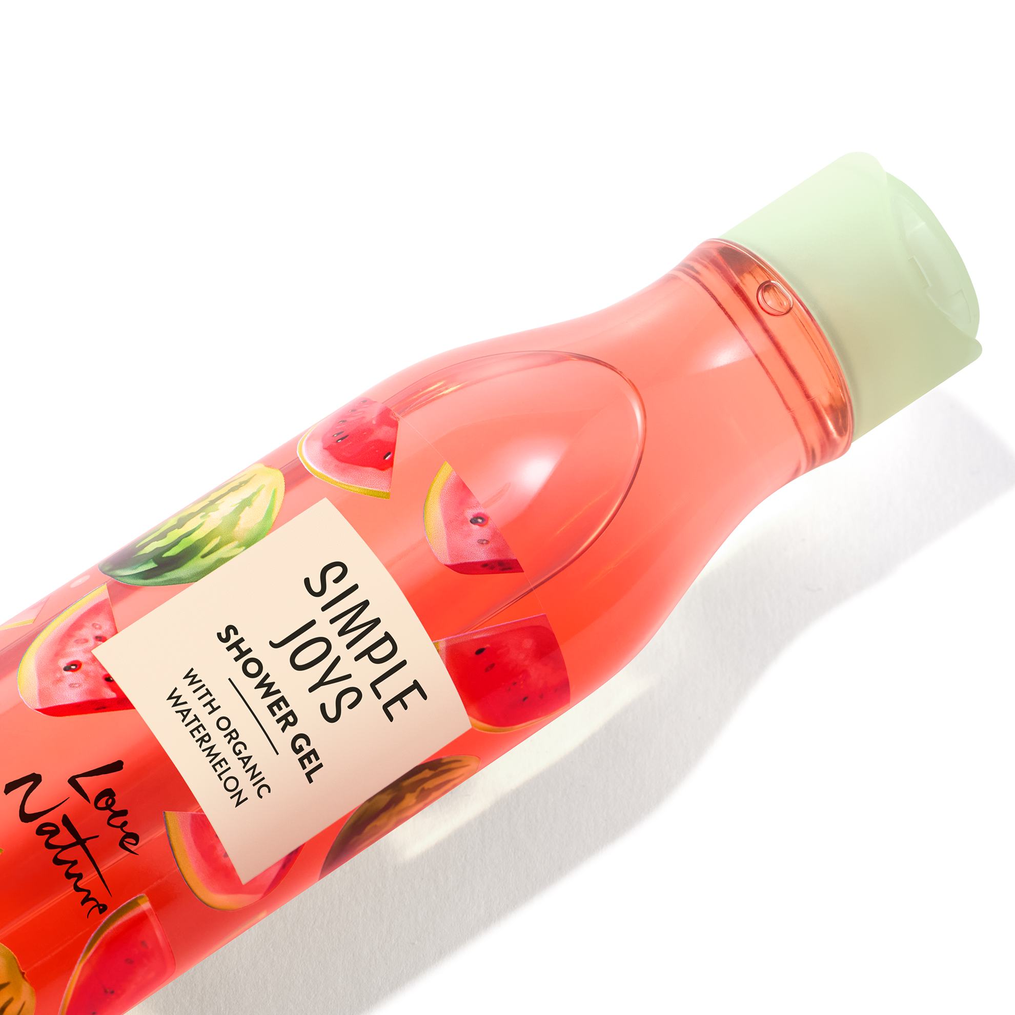 skysčio butelis su etikete