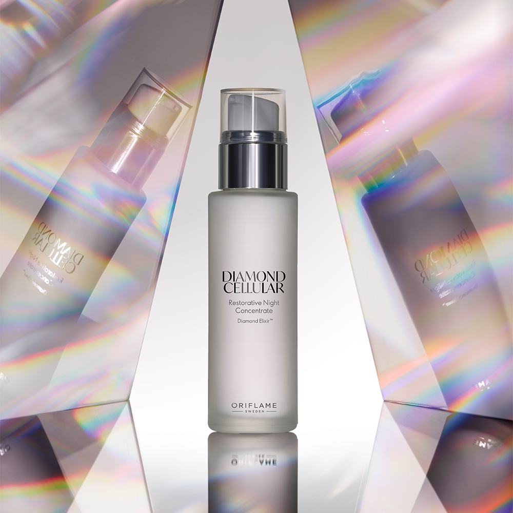 een witte fles met een doorzichtige dop