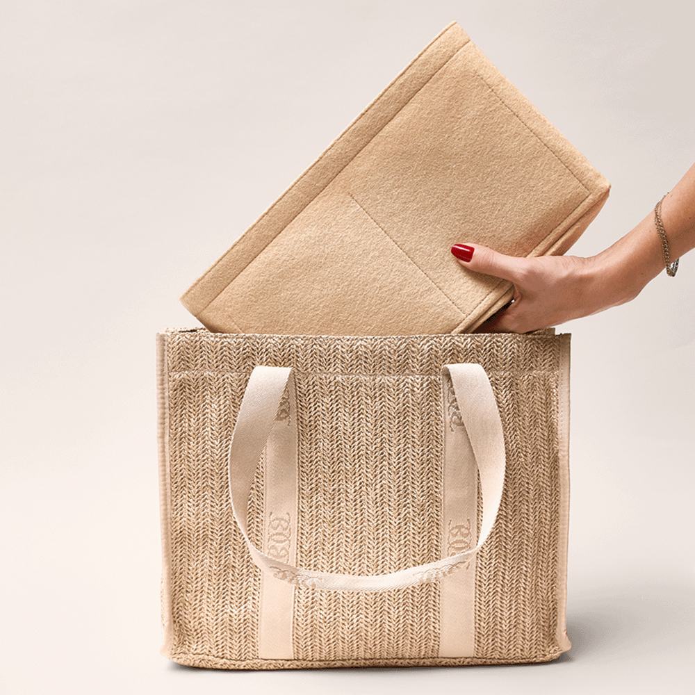 ruka držící tašku