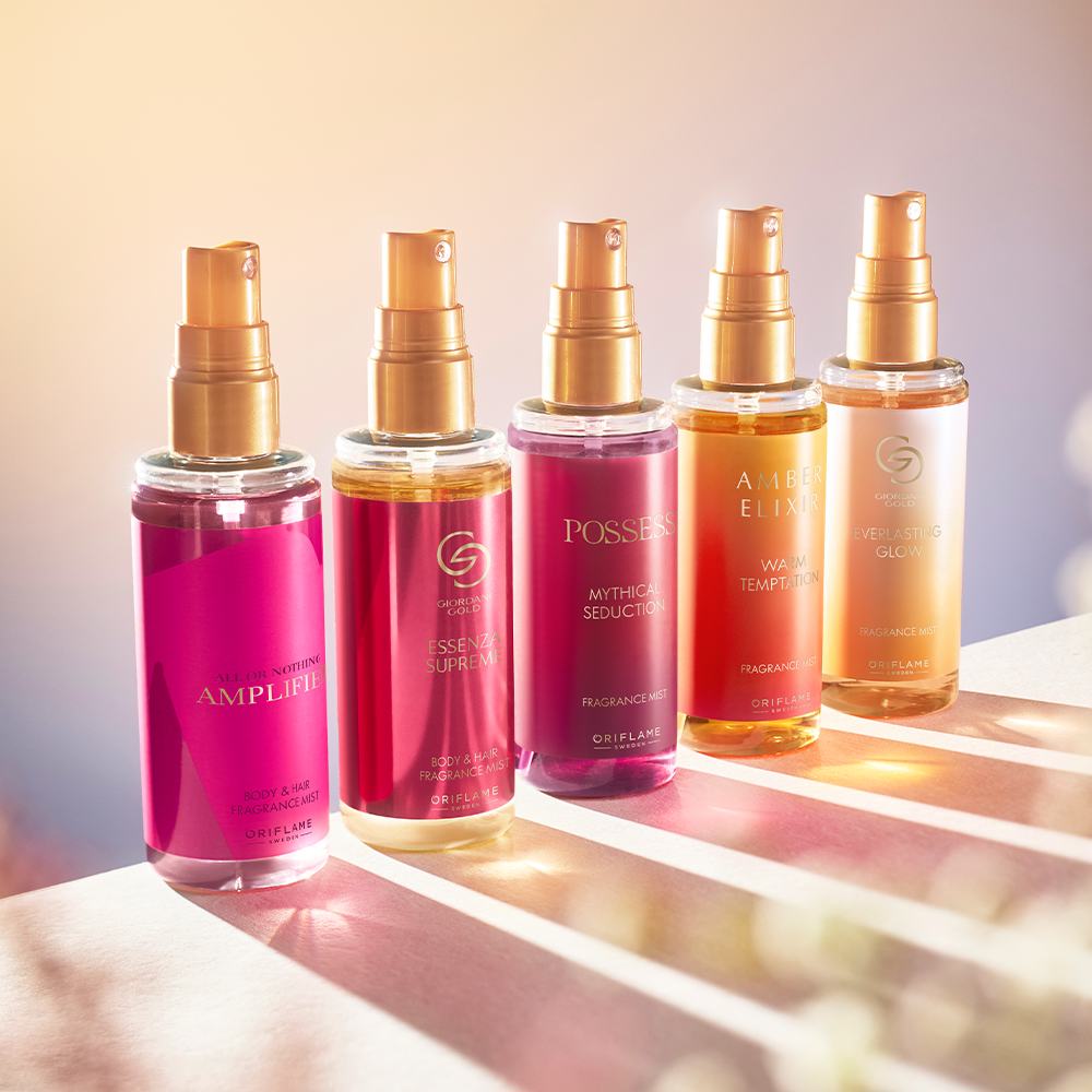 eine Gruppe von Sprühflaschen