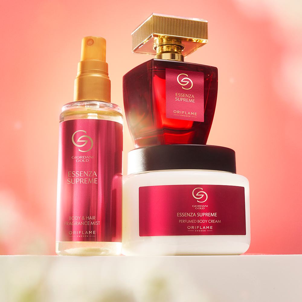 en gruppe parfumeflasker