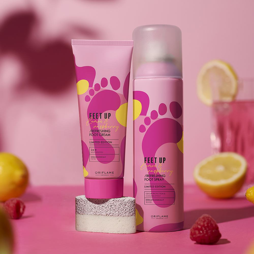 ružové fľaštičky telového mlieka a ovocie