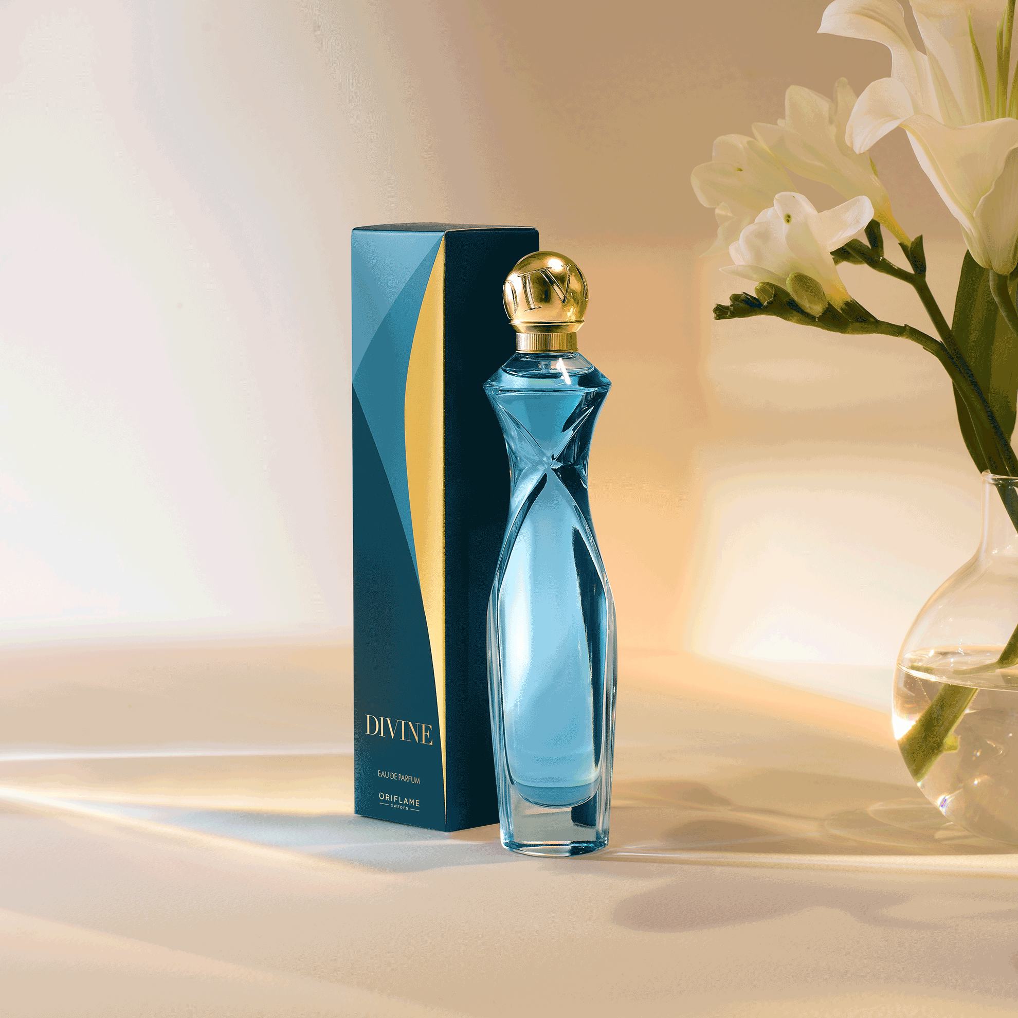 https://media-cdn.oriflame.com/productImage?externalMediaId=product-management-media%2fProducts%2f152871%2f152871_3.png&id=20243179&version=1