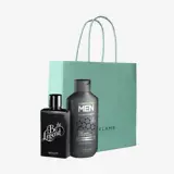 группа флаконов рядом с сумкой