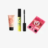 un ensemble de produits de maquillage