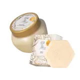 krém v pohári a krabička mydla