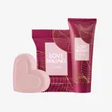 розовое мыло и тюбик мыла