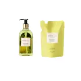 un flacon de savon liquide et un sac de liquide