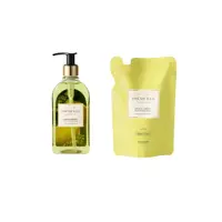 un flacon de savon liquide et un sac de liquide