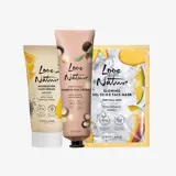 um grupo de produtos de beleza