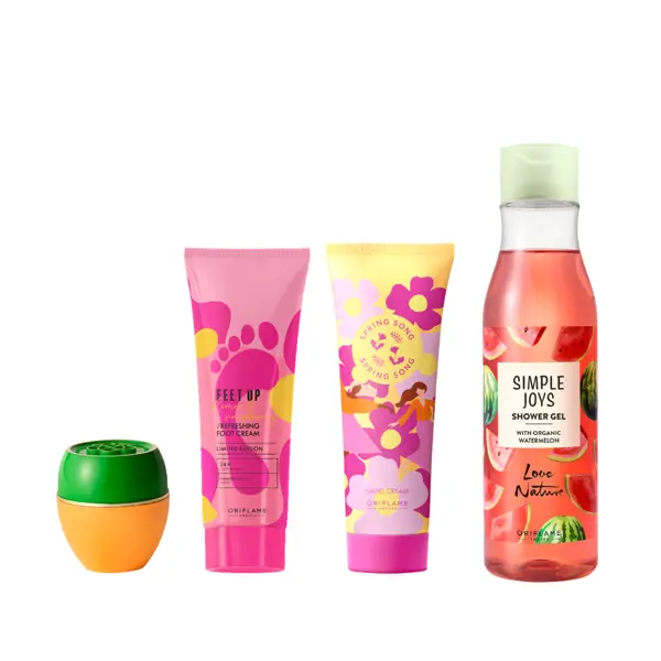 un set de sticle de produse pentru îngrijirea corpului