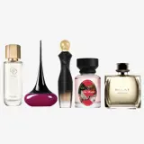 un grup de sticle de parfum