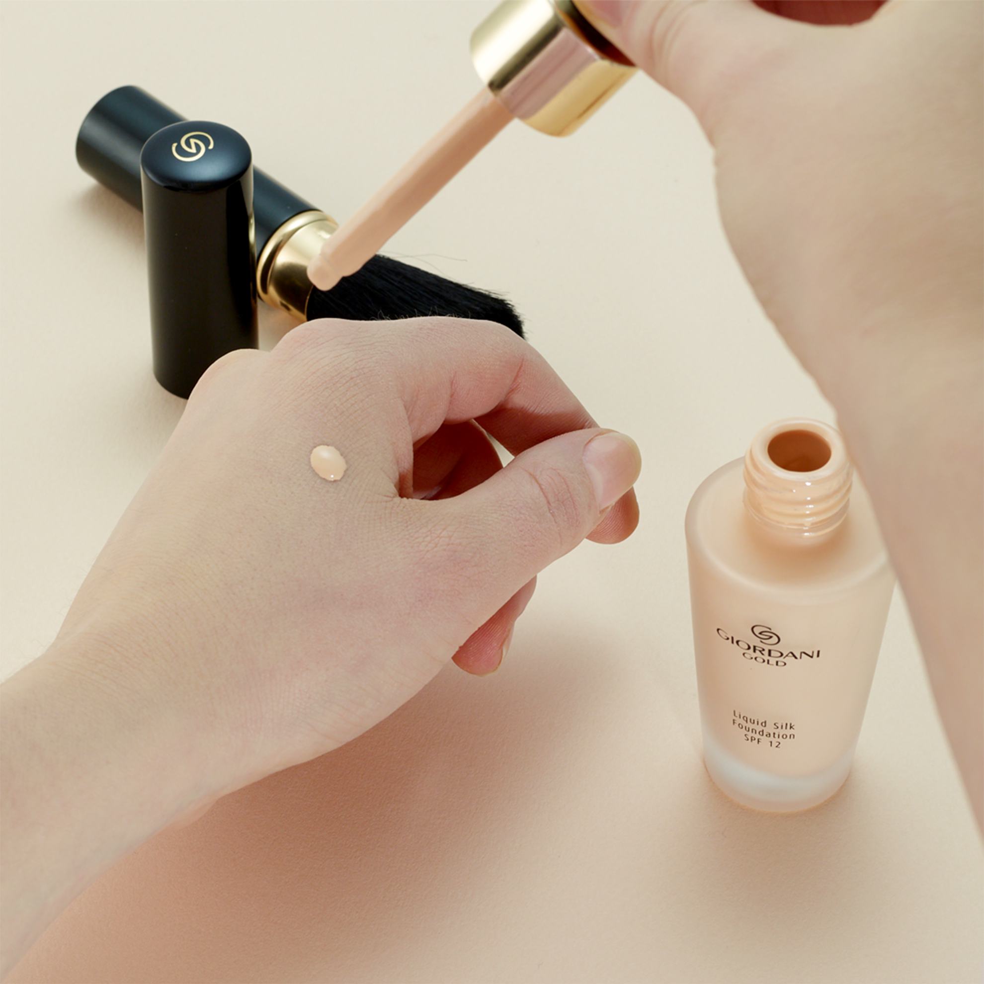 https://media-cdn.oriflame.com/productImage?externalMediaId=product-management-media%2fProducts%2f32921%2fUK%2f32921_3.png&id=17437513&version=1
