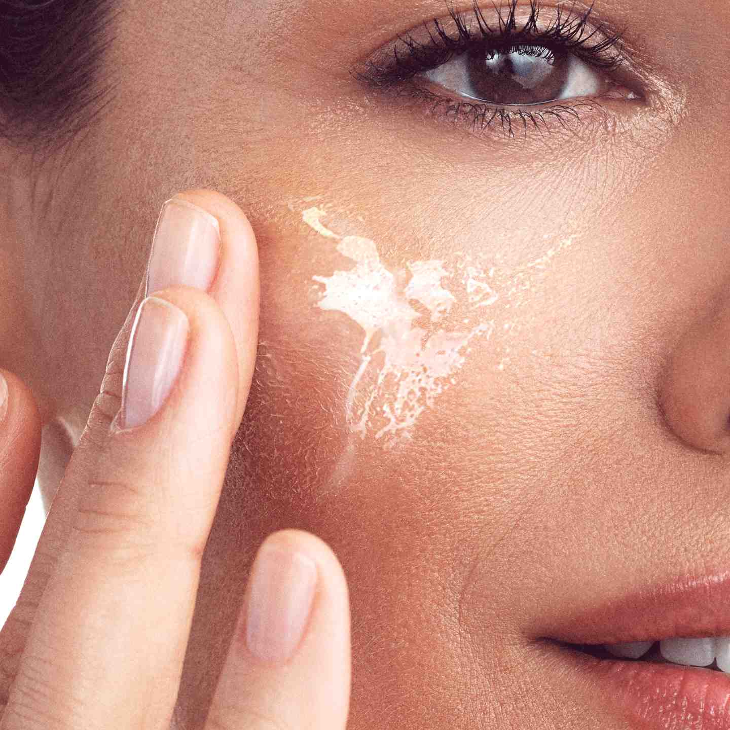 https://media-cdn.oriflame.com/productImage?externalMediaId=product-management-media%2FProducts%2F33984%2F33984_5.png&id=14632133&version=1&ib=%23F5F5F5