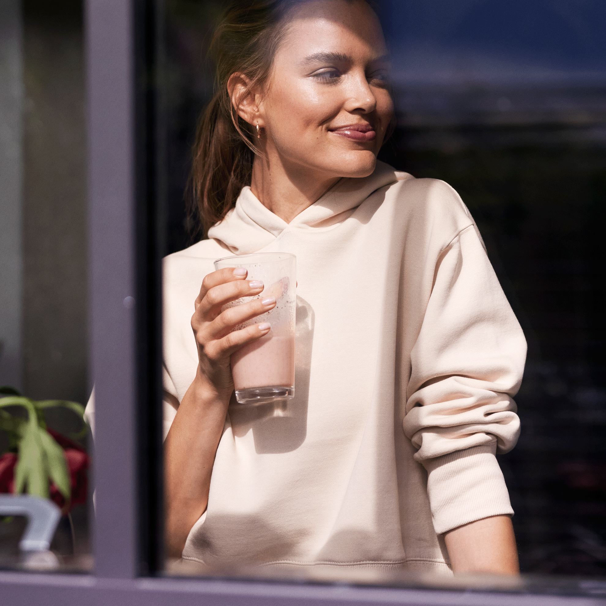 https://media-cdn.oriflame.com/productImage?externalMediaId=product-management-media%2fProducts%2f37289%2fEC%2f37289_6.png&id=16654493&version=4