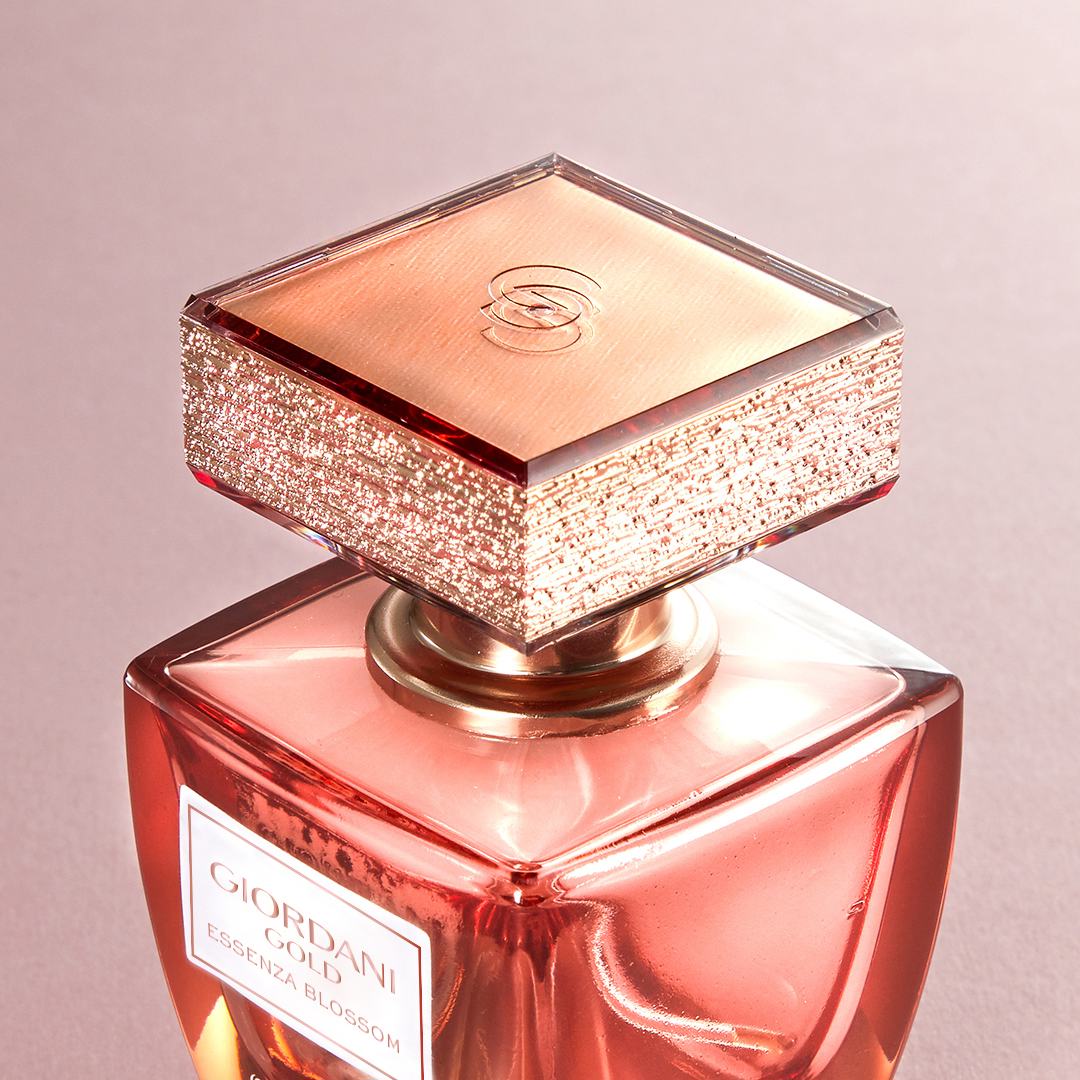 https://media-cdn.oriflame.com/productImage?externalMediaId=product-management-media%2fProducts%2f38534%2fMK%2f38534_4.png&id=14864058&version=2