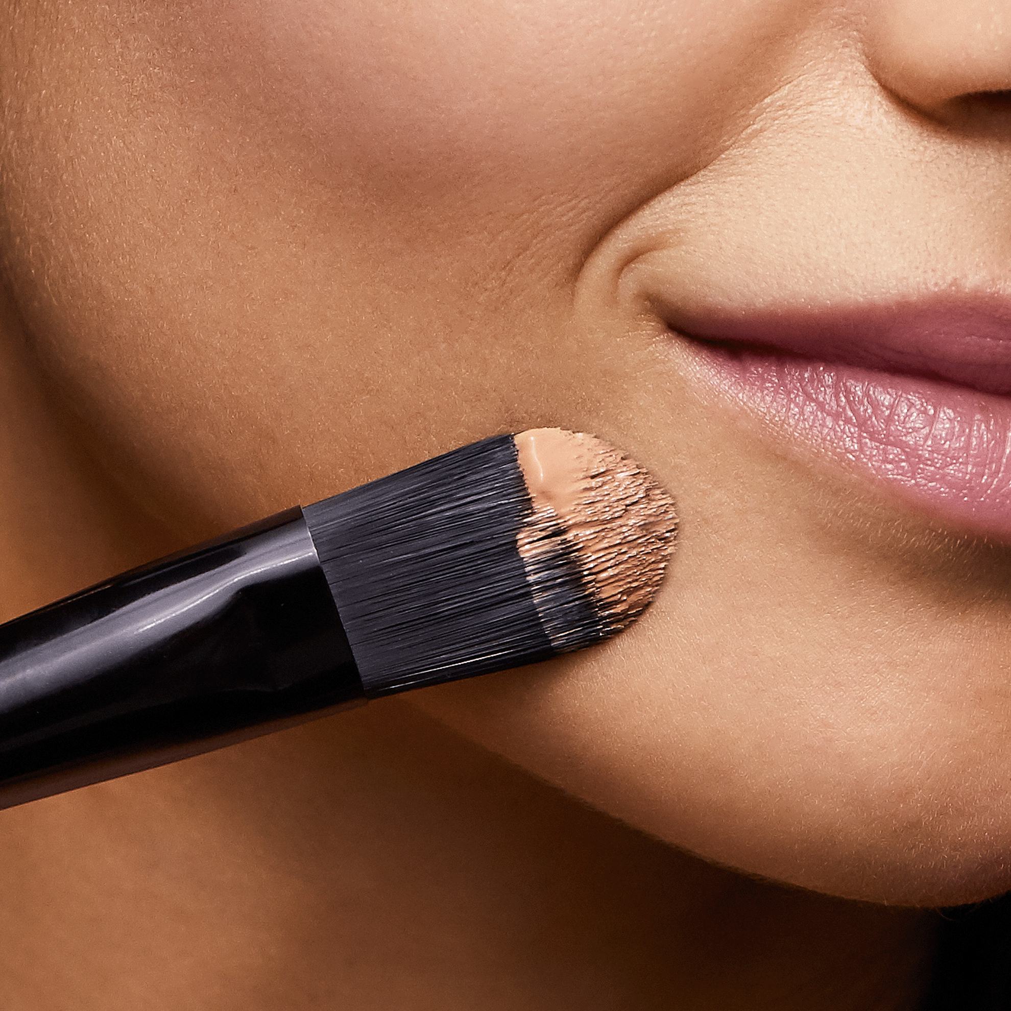 https://media-cdn.oriflame.com/productImage?externalMediaId=product-management-media%2fProducts%2f38808%2f38808_3.png&id=14814123&version=3