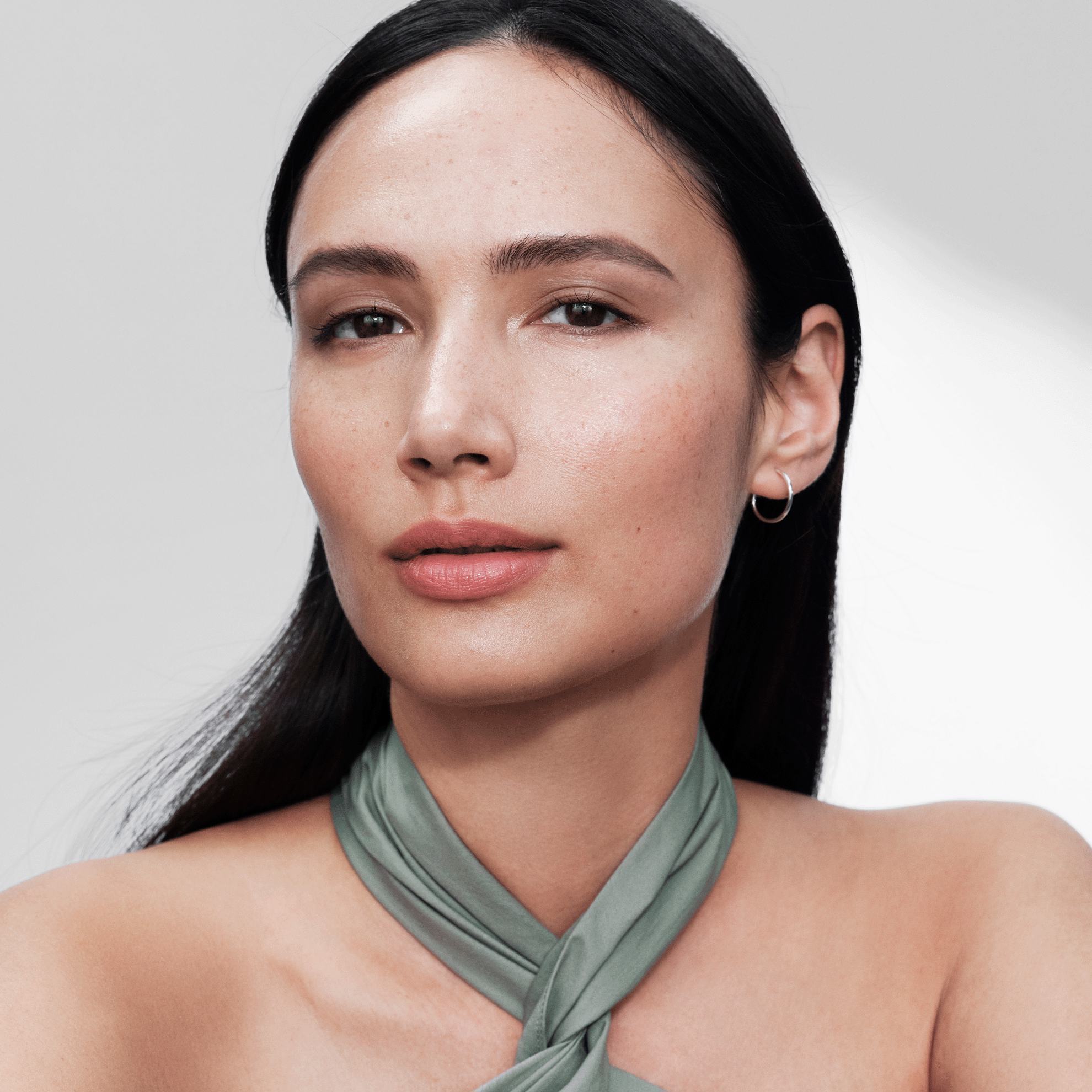 https://media-cdn.oriflame.com/productImage?externalMediaId=product-management-media%2fProducts%2f41057%2f41057_8.png&id=17447733&version=7