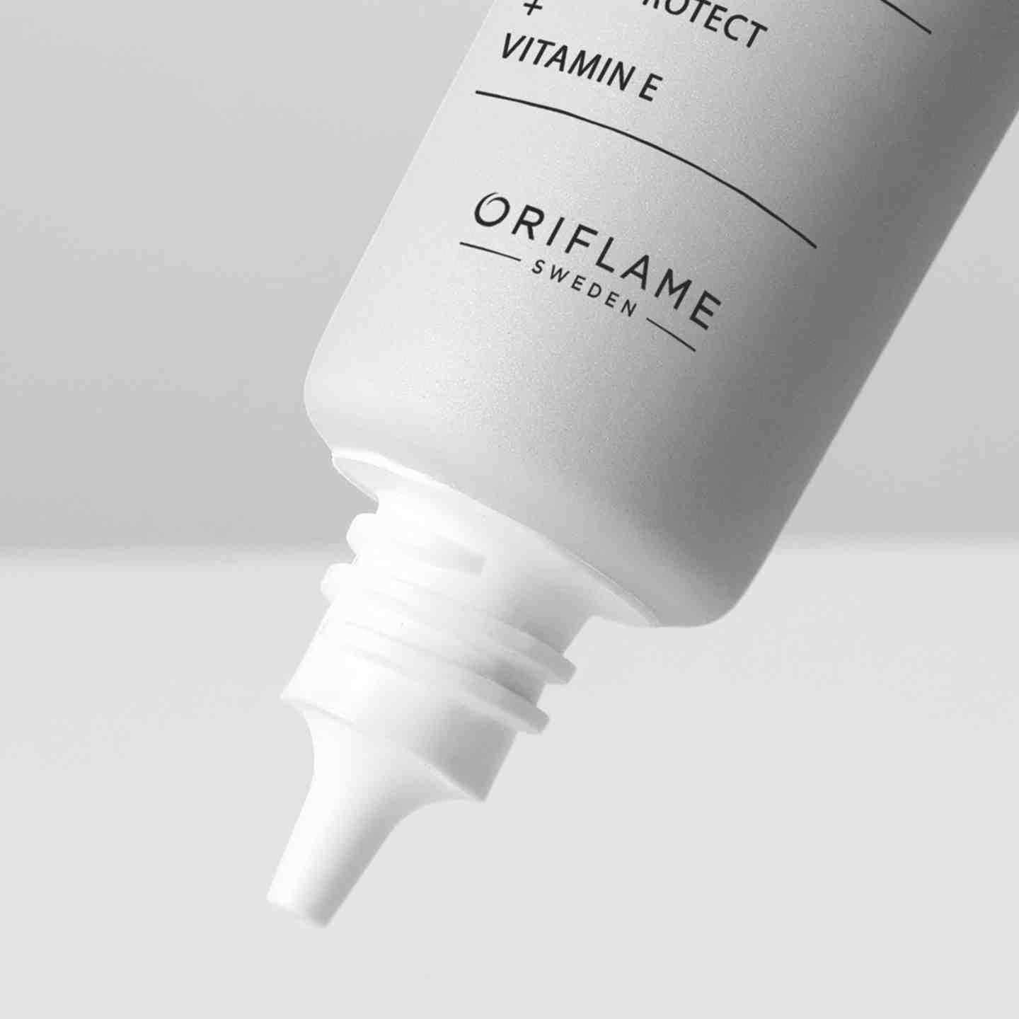https://media-cdn.oriflame.com/productImage?externalMediaId=product-management-media%2FProducts%2F41059%2F41059_4.png&id=18095853&version=2&ib=%23F5F5F5