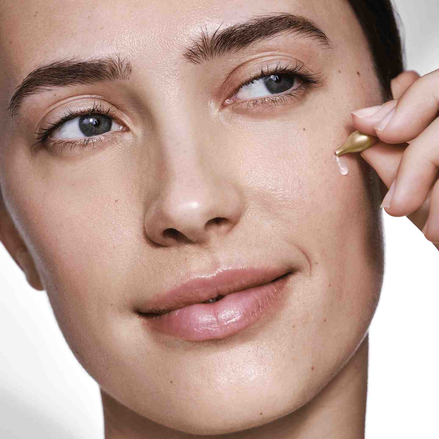 https://media-cdn.oriflame.com/productImage?externalMediaId=product-management-media%2FProducts%2F42256%2F42256_4.png&id=18501027&version=4&ib=%23F5F5F5