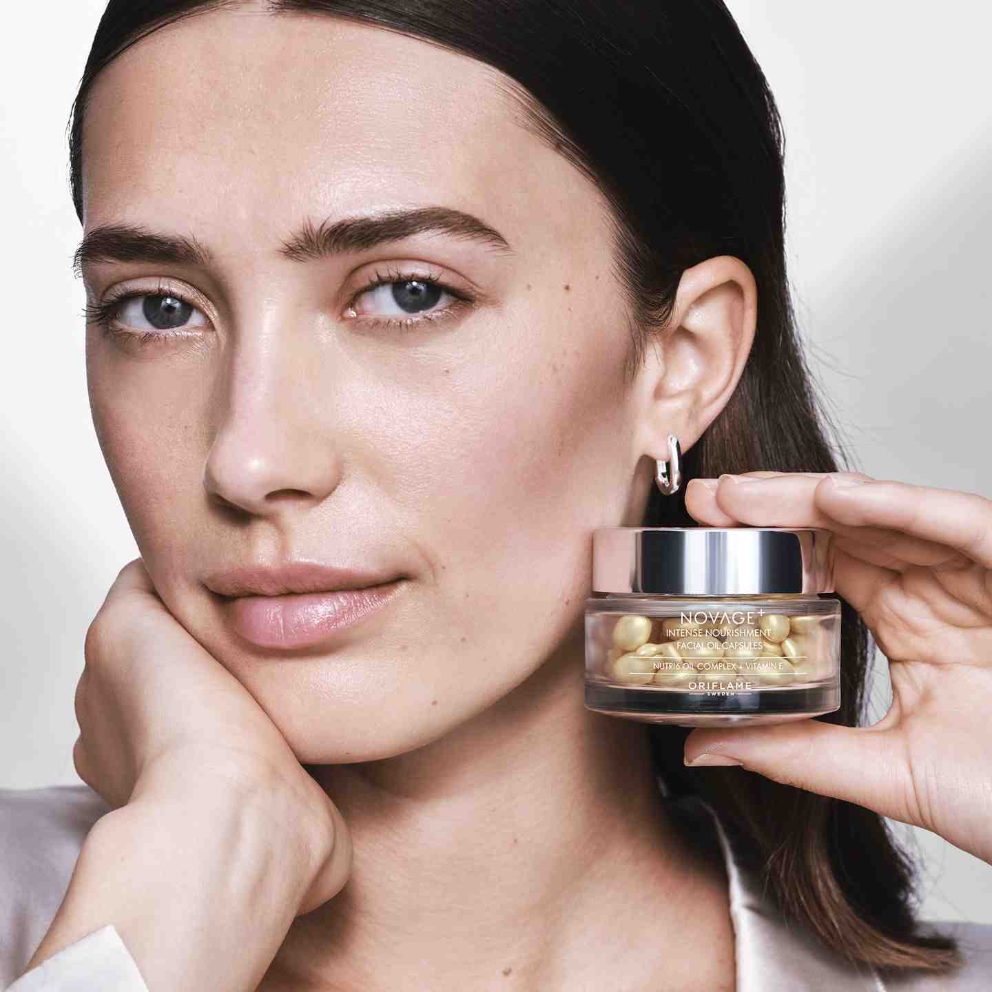https://media-cdn.oriflame.com/productImage?externalMediaId=product-management-media%2FProducts%2F42256%2F42256_8.png&id=18501081&version=4&ib=%23F5F5F5